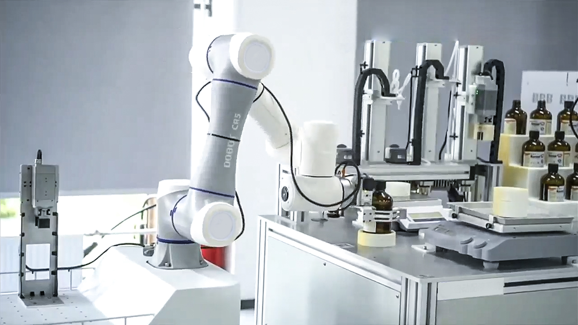 科研實驗室自動化,樣本處理機器人,液體處理機器人,移液分裝自動化、教育科研實驗室