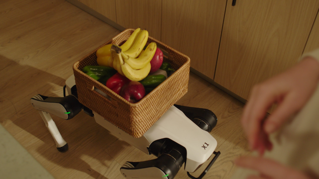 越疆發(fā)布全球首款家庭智能體機器人Rover X1，開創(chuàng)具身智能家用新紀元